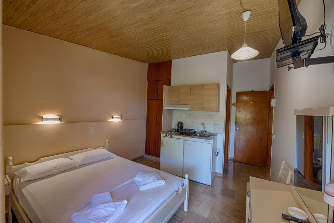 Ionis Hotel Troianata Room photo