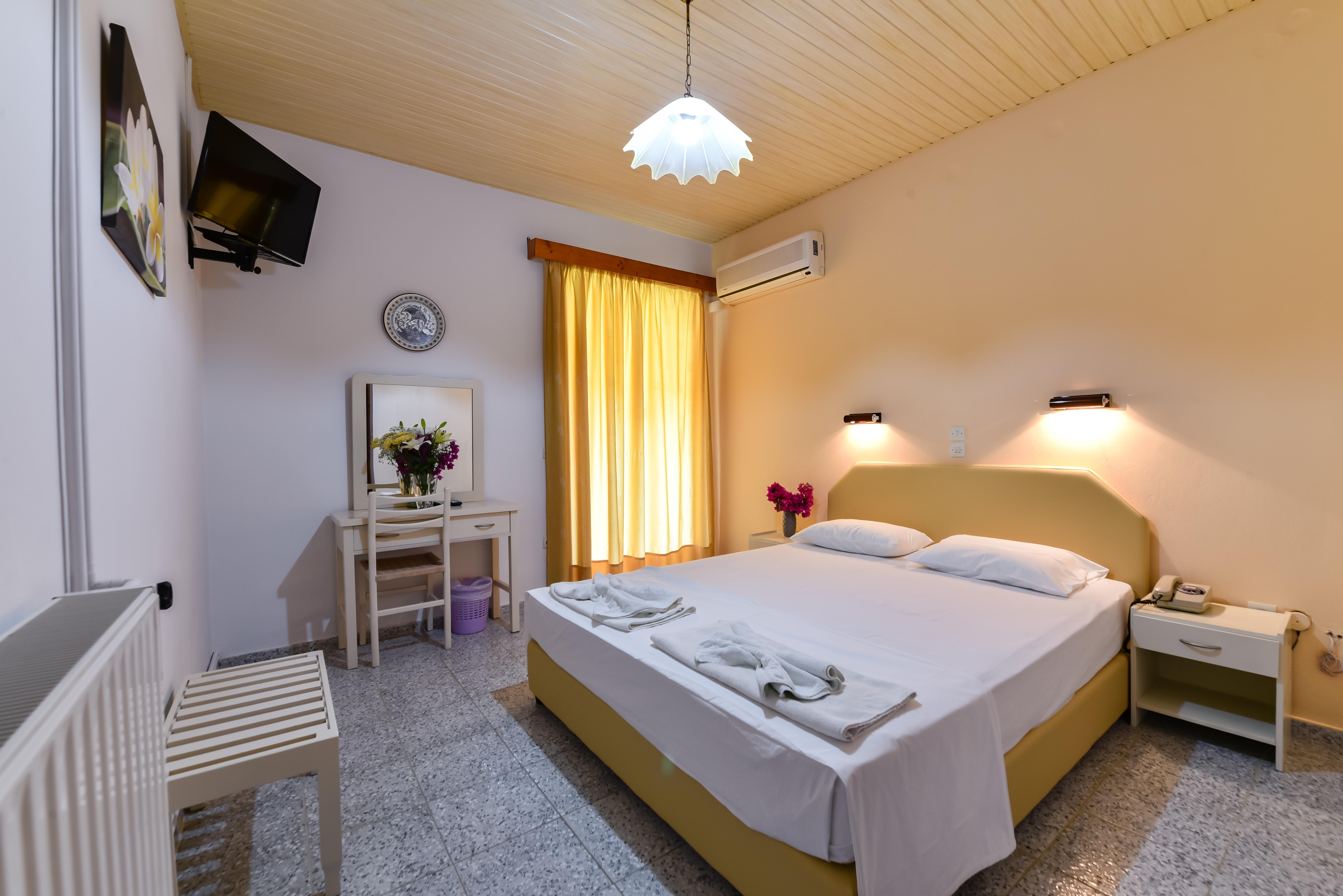 Ionis Hotel Troianata Exterior photo