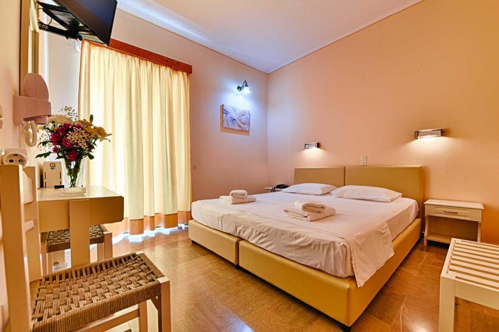 Ionis Hotel Troianata Room photo