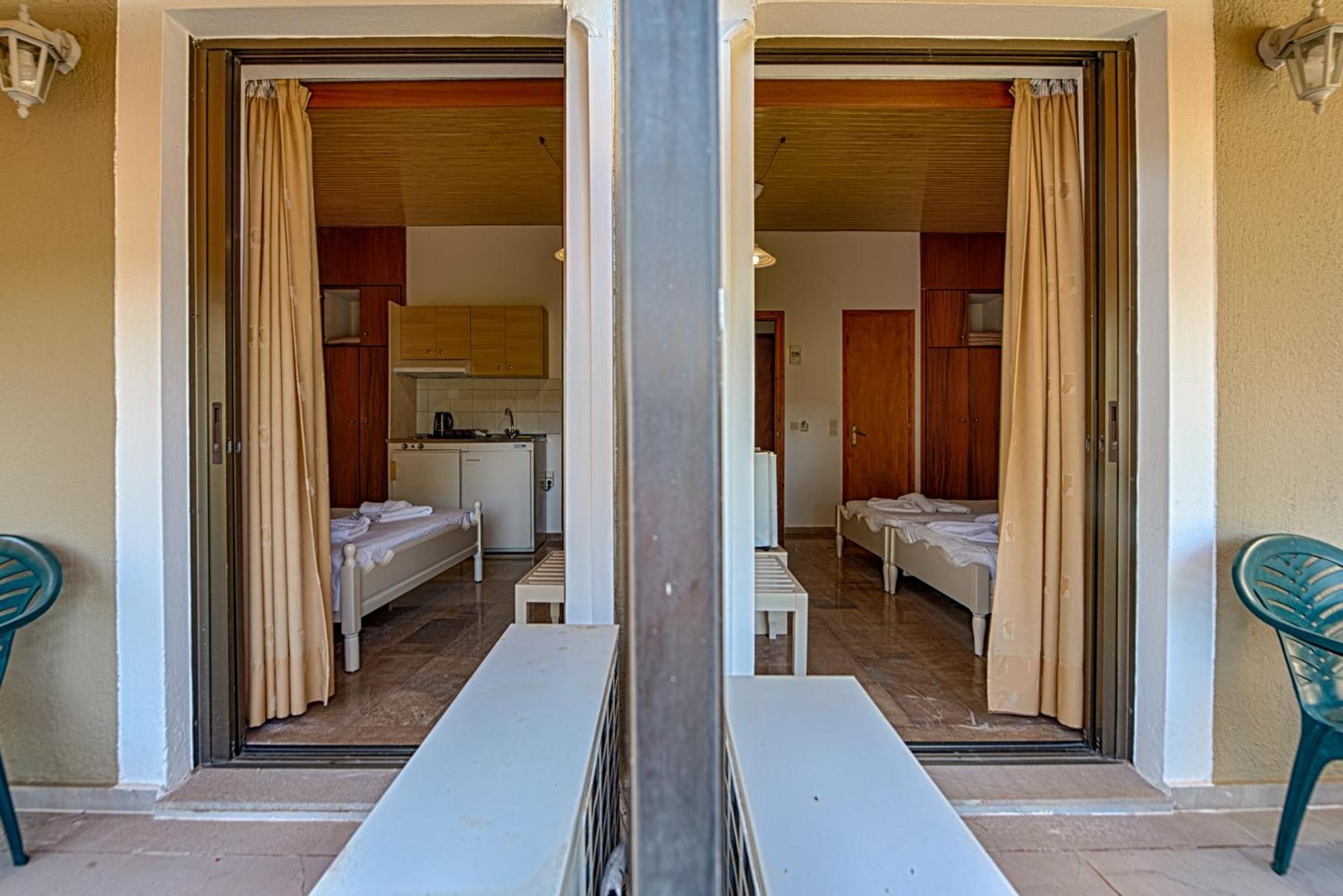 Ionis Hotel Troianata Room photo